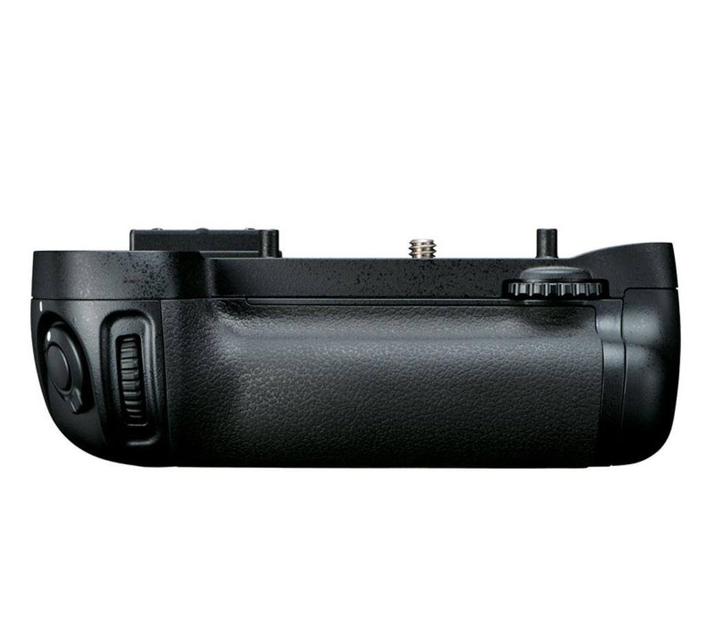 Батарейный блок Nikon MB-D15 для Nikon D7100 фото