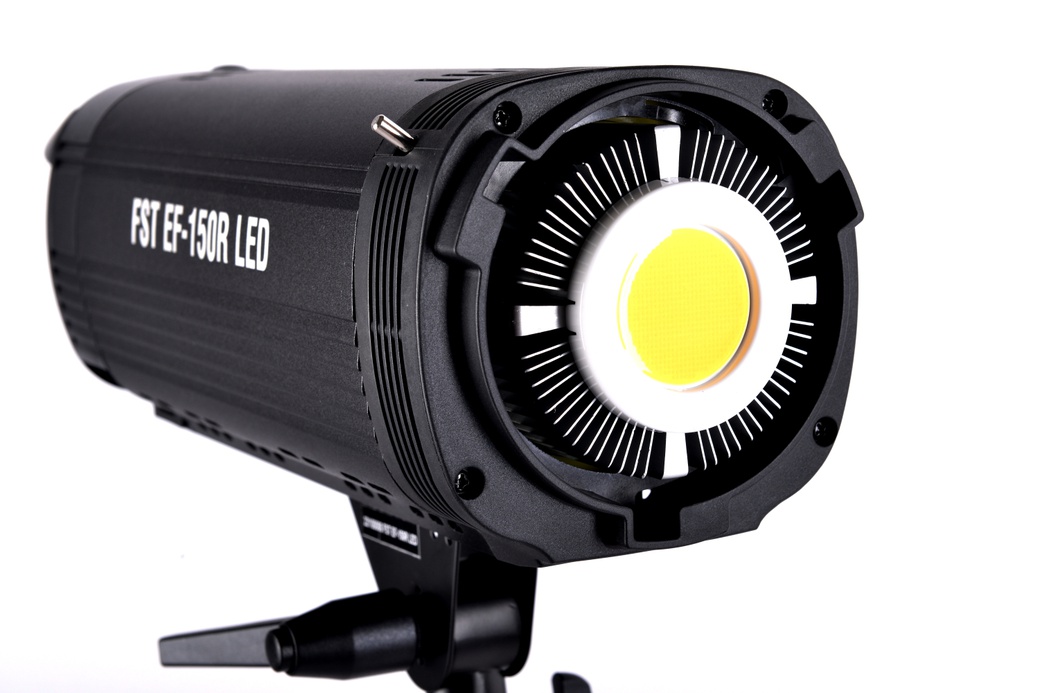 Светодиодный осветитель FST EF-150R LED фото