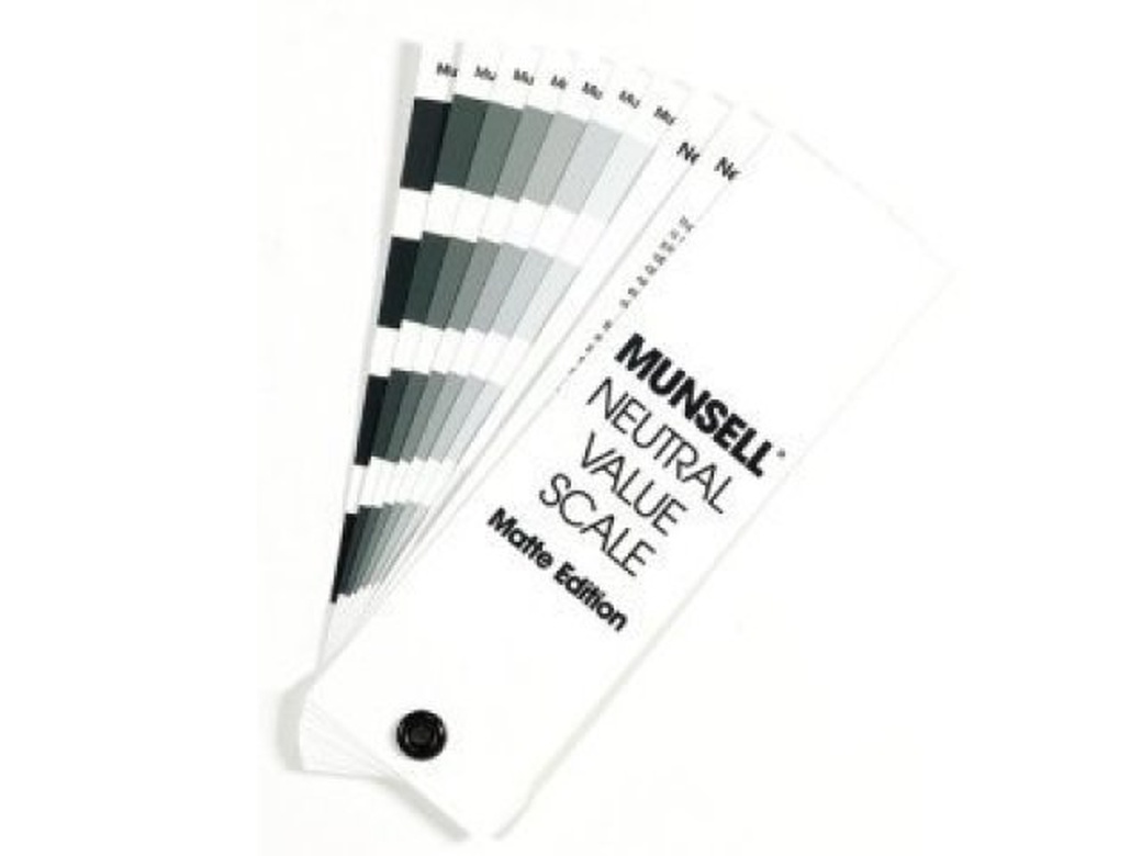Цветовая шкала Pantone Munsell Neutral Value scale, 31-steps N2 to N 9.5 - Matte Finish серая матовая фото